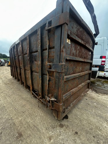 Yard roll off - yard,