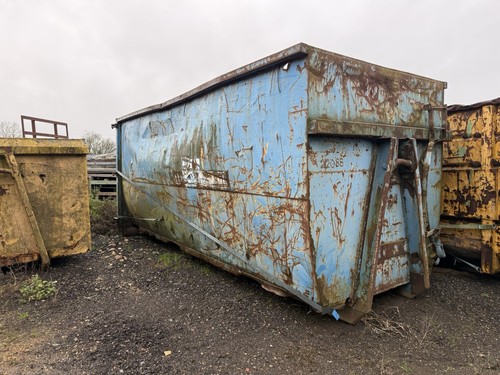 Roro skip bin - roro, roll
