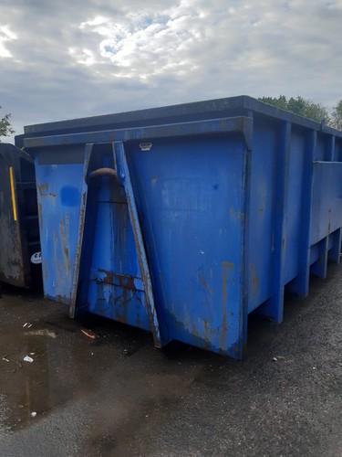 Hook lift enclosed - lift, skip